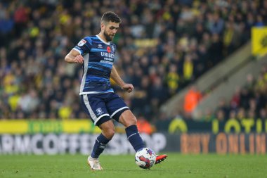 Middlesbrough 'dan Tommy Smith Norwich City ile Middlesbrough arasındaki 12 Kasım 202' de oynanan Sky Bet Şampiyonası maçında pas veriyor.