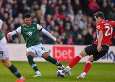 Plymouth Argyle forveti Morgan Whittaker (19) 12 Kasım 202 'de İngiltere' nin Gelder Group Sincil Bank Stadyumu 'nda oynanan 1.