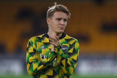 Arsenal 'den Martin degaard # 8 Premier League karşılaşması öncesi ısınma sırasında Wolverhampton Wanderers Arsenal' e karşı Molineux, Wolverhampton, Birleşik Krallık, 12 Kasım 2022