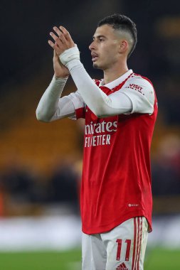 Arsenal 'den Gabriel Martinelli Premier Lig maçından sonra Wolverhampton Wanderers Arsenal' e karşı Molineux, Wolverhampton, Birleşik Krallık 'ta 12 Kasım 202' de oynanan gezgin taraftarları alkışlıyor.