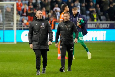 12 Kasım 202 'de Wigan Atletizm ve Blackpool maçlarında Wigan' a yenildikten sonra sahadan ayrılan Blackpool teknik direktörü Michael Appleton, Wigan 'a karşı oynanan Wigan maçında sahadan ayrıldı.