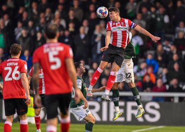 Plymouth Argyle defans oyuncusu Brendan Galloway (22), 12 Kasım 202 tarihinde Gelder Group Sincil Bank Stadyumu 'nda oynanan 1.