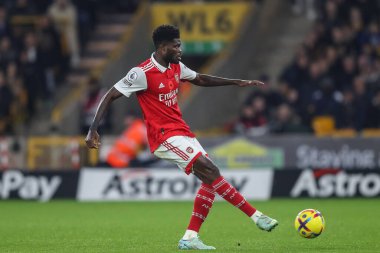 Arsenal 'den Thomas Partey # 5 Premier Lig maçında Wolverhampton Wanderers, Molineux, Wolverhampton, İngiltere' de 12 Kasım 202 'de Arsenal maçında pas attı.