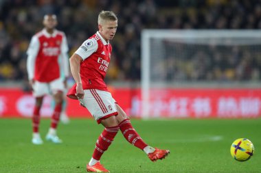 Arsenal 'in 35 numaralı oyuncusu Oleksandr Zinchenko Premier Lig maçında pas veriyor. Wolverhampton Wanderers, Molineux, Wolverhampton, Birleşik Krallık' ta 12 Kasım 202 'de Arsenal' e karşı.