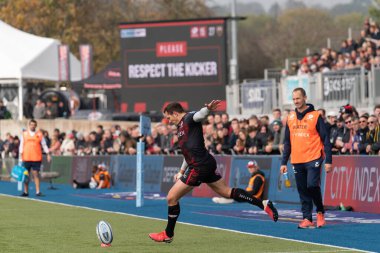  Saracens 'tan Alex Goode, 13 Kasım 202' de StoneX Stadyumu 'nda oynanan Gallagher Premiership maçında deneme vuruşunu yapıyor.