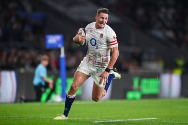 İngiltere milli takımı Freddie Steward, 12 Kasım 202 'de Twickenham Stadyumu' nda oynanan İngiltere-Japonya maçında ara verdi.