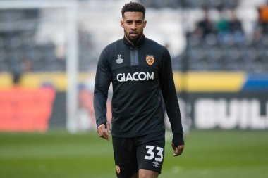 Hull City 'den Cyrus Christie # 33 numaralı maç öncesi ısınma maçında Hull City, MKM Stadyumu' nda Reading 'e karşı 12 Kasım 202' de oynanacak.