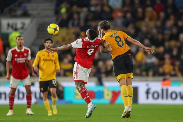 Gabriel Jesus Arsenal Och Rubn Neves Wolverhampton Wanderers Kamp Bollen — Stockfoto