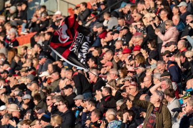 Saracen taraftarları 13 Kasım 202 'de StoneX Stadyumu, Londra' da oynanan Saracens-Northampton Saints maçında kutlama yaptılar.