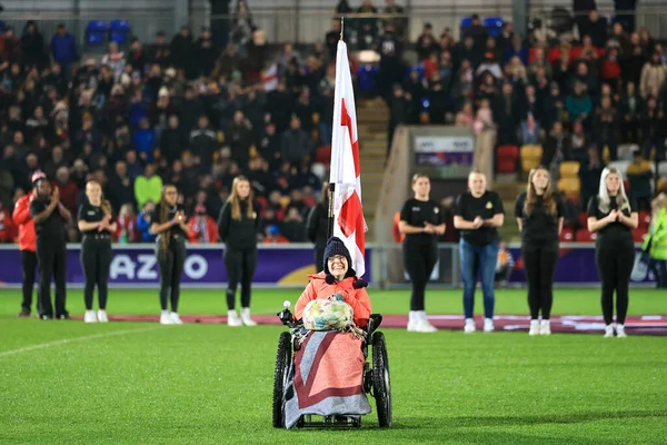 Special Guest Wheelchair Leads England Side Out Ahead Women Rugby — Stock Photo, Image