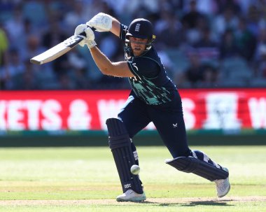 İngiliz David Willey, 17 Kasım 2022 'de Adelaide, Adelaide, Avustralya' da oynanan Dettol ODI Serisi karşılaşmasında şut çekti.