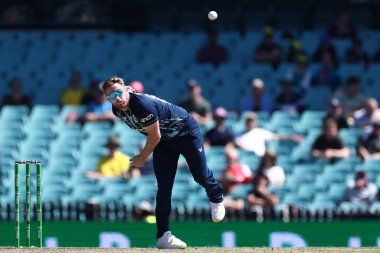 İngiltere 'den Liam Dawson 19 Kasım 2022' de SCG, Sydney, Avustralya 'da oynanan 2. ODI karşılaşması sırasında bovling oynuyor.