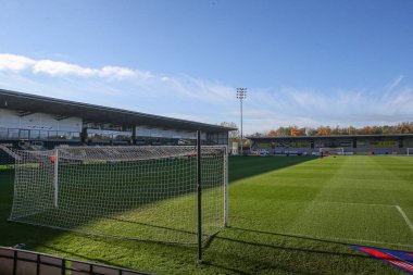 Burton Albion 'un evi olan Pirelli Stadyumu' nun genel görünümü, 19 Kasım 2022 tarihinde İngiltere 'nin Trent kentindeki Pirelli Stadyumu' nda Burton Albion ile Plymouth Argyle arasındaki Sky Bet 1 karşılaşmasının önünde.