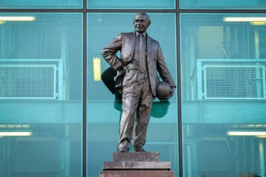 Old Trafford Stadyumu 'nun önündeki Sir Matt Busby heykeli 19 Kasım 2022' de Old Trafford, Manchester, İngiltere 'de oynanan Bayanlar Rugby Ligi Dünya Kupası final karşılaşması öncesinde Avustralya ile Yeni Zelanda karşılaşacak.