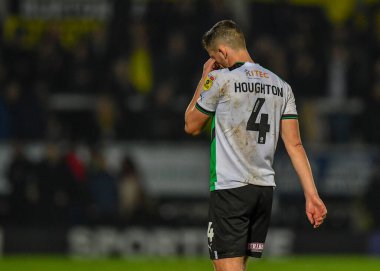 Plymouth Argyle 'ın orta saha oyuncusu Jordan Houghton (4), Burton Albion' un 7. dakikada attığı golle, Sky Bet 1 karşılaşmasında Burton Albion 'un Pirelli Stadyumu' nda Plymouth Argyle 'a karşı oynadığı maçta 2-2 öne geçti.