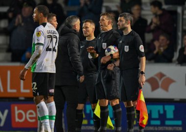 Plymouth Argyle Müdürü Steven Schumacher, 19 Kasım 2022 tarihinde İngiltere 'nin Trent kentindeki Pirelli Stadyumu' nda oynanan Sky Bet Lig 1 karşılaşmasında resmi başvuruda bulundu.