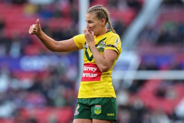 Avustralyalı Ali Brigginshaw # 3. Bayanlar Rugby Ligi Dünya Kupası Finali 'nde Avustralya ile Yeni Zelanda arasında 19 Kasım 2022' de Old Trafford, Manchester, İngiltere 'de oynanan karşılaşmada baş parmağını kaldırdı.