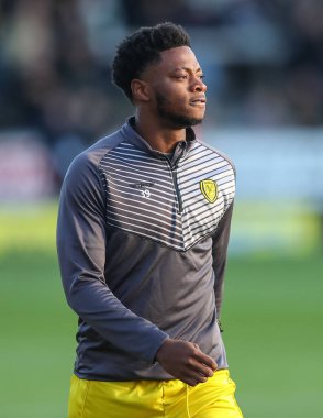 Burton Albion 'dan Bobby Kamwa # 39, 19 Kasım 2022 tarihinde İngiltere' deki Pirelli Stadyumu 'nda oynanan Gökyüzü İddia Ligi 1 karşılaşmasında Burton Albion ile Plymouth Argyle karşılaşacak.