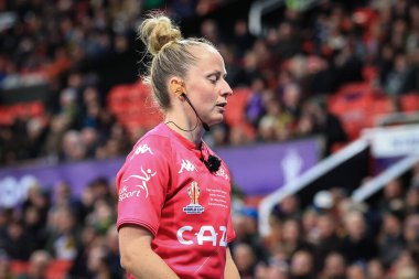 Hakem Belinda Sharpe, 19 Kasım 2022 'de Old Trafford, Manchester, İngiltere' de oynanan Bayanlar Rugby Ligi Dünya Kupası finalinde Avustralya ile Yeni Zelanda karşılaşacak.