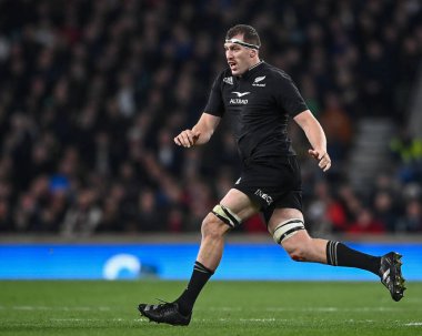 Yeni Zelandalı Brodie Retallick, 19 Kasım 2022 'de İngiltere ile Yeni Zelanda arasındaki Twickenham Stadyumu karşılaşmasında 100. test maçına çıktı.