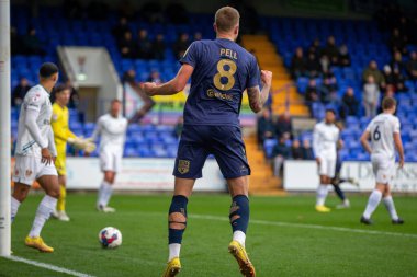 AFC Wimbledon 'dan Harry Pell # 8, 19 Kasım 2022' de Birkenhead, İngiltere 'deki Prenton Park' ta oynanan Sky Bet 2 maçında AFC Rovers - AFC Wimbledon maçında AFC Wimbledon 'un 11 numarası Ethan Chislett' i kutluyor.