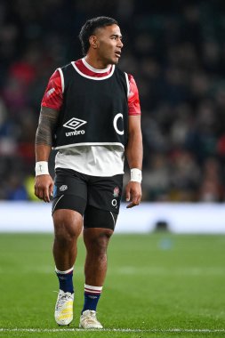 İngiltere 'den Manu Tuilagi, 19 Kasım 2022' de Twickenham Stadyumu 'nda oynanan İngiltere - Yeni Zelanda maçında oynanan hazırlık maçında ısındı.