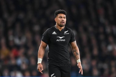 Yeni Zelanda 'dan Ardie Savea, 19 Kasım 2022' de Twickenham Stadyumu 'nda İngiltere ve Yeni Zelanda arasında oynanan müsabaka maçında