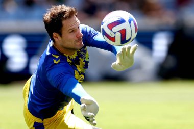 Everton 'dan Asmir Begoviç (gk), 20 Kasım 2022' de Sidney 'deki Accor Stadyumu' nda oynanan Sydney Süper Kupa karşılaşmasında ısınıyor.