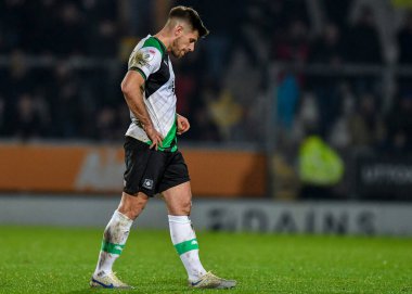 Plymouth Argyle orta saha oyuncusu Joe Edwards (8), Burton Albion 'un Sky Bet 1 karşılaşmasında Burton Albion ve Plymouth Argyle arasında oynanan Pirelli Stadyumu, Burton üzerine Trent, İngiltere' de oynanan maçta 2-2 'lik skorla gol atması üzerine üzgün görünüyor.