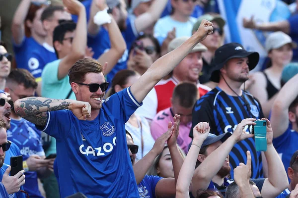 Fans Des Everton Feiern Während Des Sydney Super Cup Spiels — Stockfoto