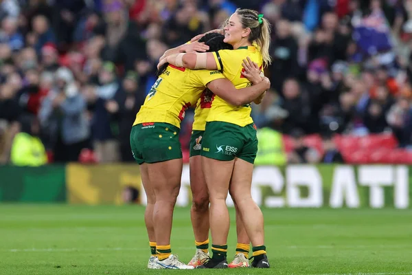 stock image The Australian squad celebrate after the Women's Rugby League World Cup Final match Australia vs New Zealand at Old Trafford, Manchester, United Kingdom, 19th November 2022