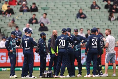 İngiltere takımı 22 Kasım 2022 'de Melbourne Cricket Ground, Melbourne, Avustralya' da oynanan Dettol ODI serisi Avustralya - İngiltere maçında bir araya geldi.