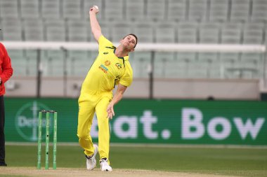 Avustralyalı Josh Hazlewood, 22 Kasım 2022 'de Melbourne, Melbourne, Avustralya' da oynanan Avustralya-İngiltere maçında detol ODI Serisi 'nde bovling oynuyor.