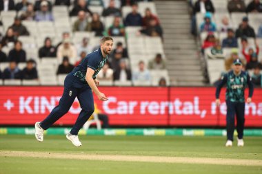 İngiltere 'den Chris Woakes, 22 Kasım 2022' de Melbourne, Melbourne, Avustralya 'da oynanan ODI serisinde Avustralya' ya karşı oynuyor.