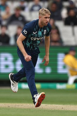 Olly Stone, 22 Kasım 2022 'de Melbourne Kriket Sahası, Melbourne, Avustralya' da oynanan Dettol ODI serisi karşılaşmasında bovling oynayacak.