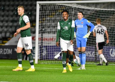 GoAL Plymouth Argyle forveti Niall Ennis (11), Papa John 's Trophy maçı Plymouth Argyle' a karşı Charlton Athletic maçında 22 Kasım 2022 'de Home Park, Plymouth, İngiltere' de 2-1 'lik galibiyet golünü kutluyor.