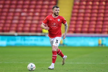 Barnsley 'den Tom Edwards # 3 Emirates FA Cup 2. Raundunda Barnsley, Crewe Alexandra' ya karşı Oakwell, Barnsley, Birleşik Krallık 'ta, 26 Kasım 2022