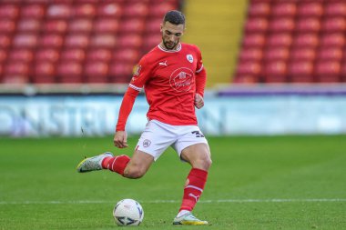 Barnsley 'den Adam Phillips # 30, Birleşik Krallık Oakwell, Barnsley' de Barnsley vs Crewe Alexandra maçında 26 Kasım 2022 tarihinde oynanan FA Cup Round 2 karşılaşmasında