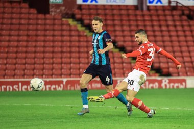 Barnsley 'den Adam Phillips, 26 Kasım 2022' de Oakwell, Barnsley, İngiltere 'de oynanan 2. Lig FA Cup karşılaşmasında 2-0 berabere kaldı.