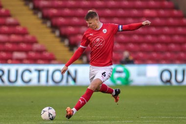 Barnsley 'den Mads Juel Andersen # 6 Emirates FA Cup 2. Raundunda Barnsley, Crewe Alexandra' ya karşı Oakwell, Barnsley, Birleşik Krallık, 26 Kasım 2022