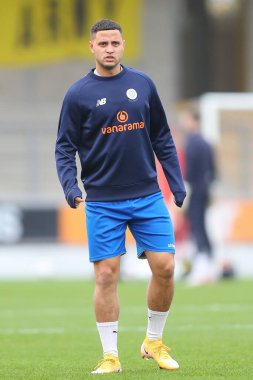 Chippenham Town 'dan 7. Alefe Santos, 27 Kasım 2022 tarihinde Birleşik Krallık' ın başkenti Pirelli Stadyumu 'nda oynanan 2.