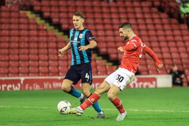 Barnsley 'den Adam Phillips, 26 Kasım 2022' de Oakwell, Barnsley, İngiltere 'de oynanan 2. Lig FA Cup karşılaşmasında 2-0 berabere kaldı.