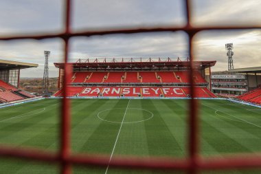 Oakwell, Birleşik Krallık 'ın Oakwell kentinde 26 Kasım 2022 tarihinde oynanan ve Barnsley ile Crewe Alexandra arasında oynanan 2.