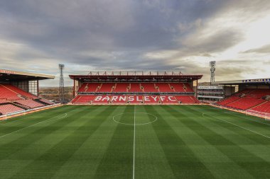Oakwell, Birleşik Krallık 'ın Oakwell kentinde 26 Kasım 2022 tarihinde oynanan ve Barnsley ile Crewe Alexandra arasında oynanan 2.