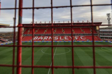 Oakwell, Birleşik Krallık 'ın Oakwell kentinde 26 Kasım 2022 tarihinde oynanan ve Barnsley ile Crewe Alexandra arasında oynanan 2.