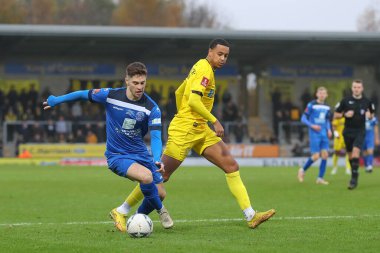 Chippenham Town 'dan Jordan Young # 9, 27 Kasım 2022 tarihinde Birleşik Krallık' ın Trent kentindeki Pirelli Stadyumu 'nda oynanan 2.