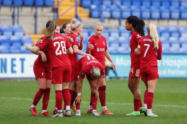 Liverpool Kadınları 'ndan 6. Jasmine Matthews, 27 Kasım 2022' de İngiltere 'nin Prenton Park kenhead kentinde oynanan Liverpool Kadınlar-Blackburn Rovers maçında 1-0 kazanma hedefini kutluyor.