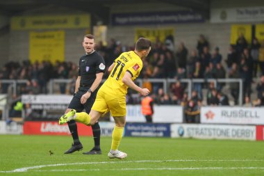Burton Albion 'dan Jonny Smith 27 Kasım 2022 tarihinde Birleşik Krallık' ın başkenti Pirelli Stadyumu 'nda oynanan 2.