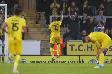 Burton Albion 'dan Adedeji Oshilaja 27 Kasım 2022 tarihinde Birleşik Krallık' ın başkenti Pirelli Stadyumu 'nda oynanan 2.