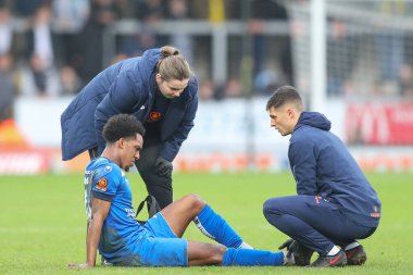 Chippenham Town 'dan Craig Fasanmade # 10 numara, 27 Kasım 2022 tarihinde İngiltere' nin Trent kentindeki Pirelli Stadyumu 'nda oynanan 2.